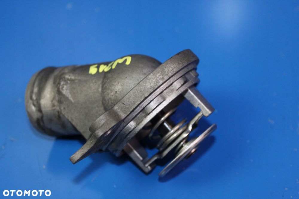 MERCEDES CLS W219 W211 5.0 TERMOSTAT OBUDOWA - 1