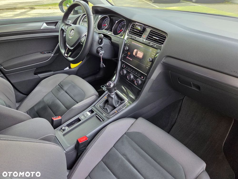 Volkswagen Golf 1.4 TSI BMT Comfortline - 32