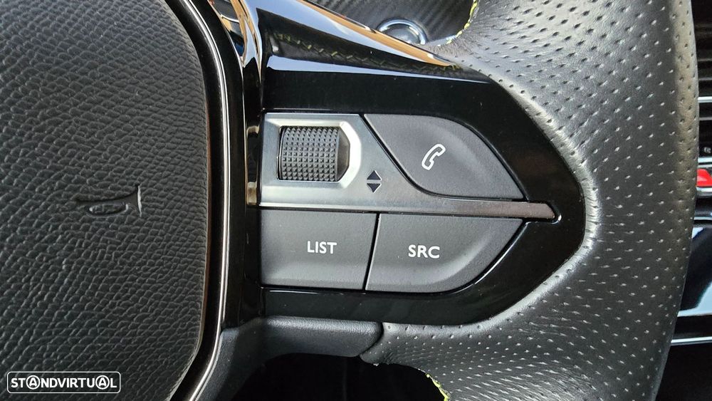 Peugeot e-208 GT - 16