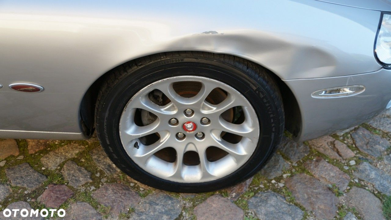 Jaguar XK8 - 30