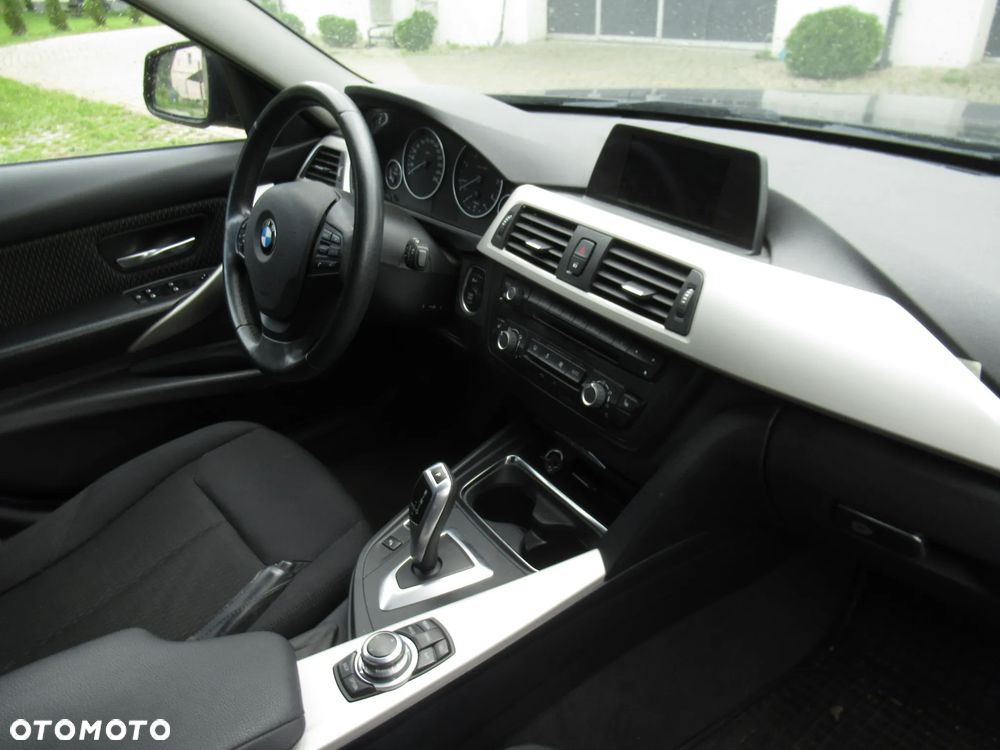 Deska rozdzielcza kokpit konsola BMW F30 F31 F32 F33 F34 F36 F80 F82 Czarna Oryginał - 1