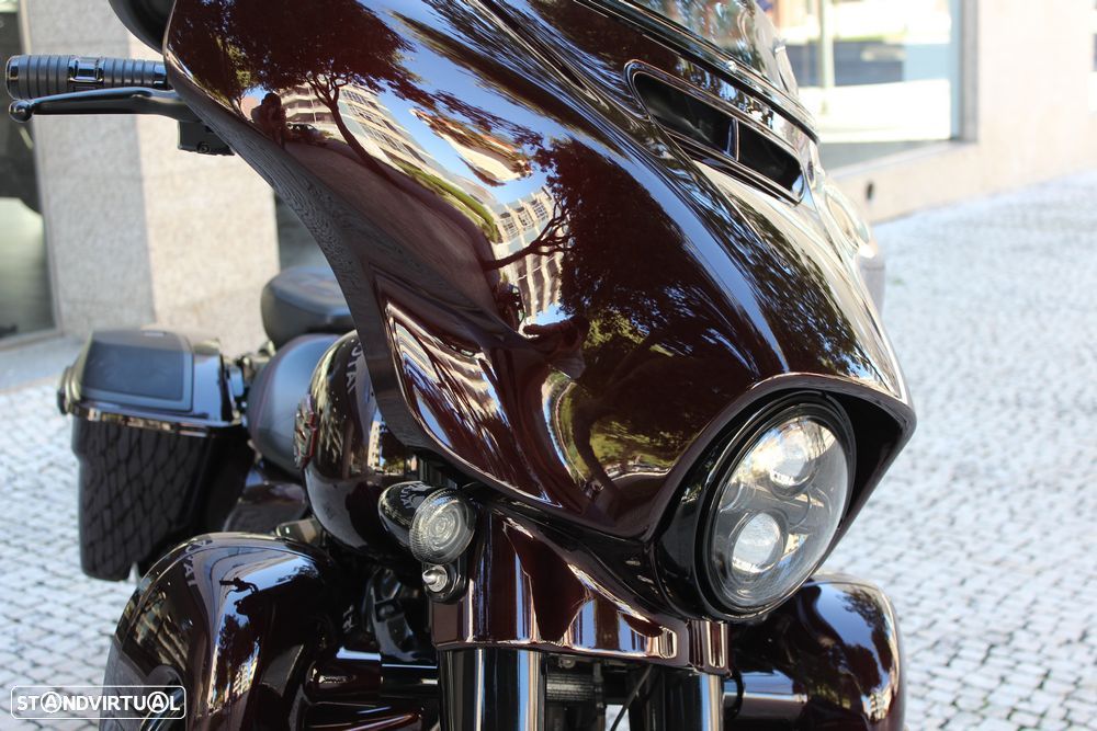 Harley-Davidson Street GLIDE CVO - 9