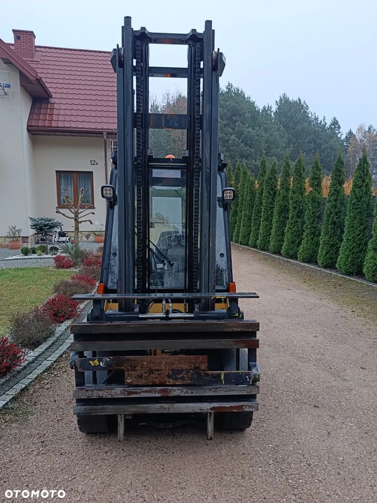 Caterpillar DP 30N - 3