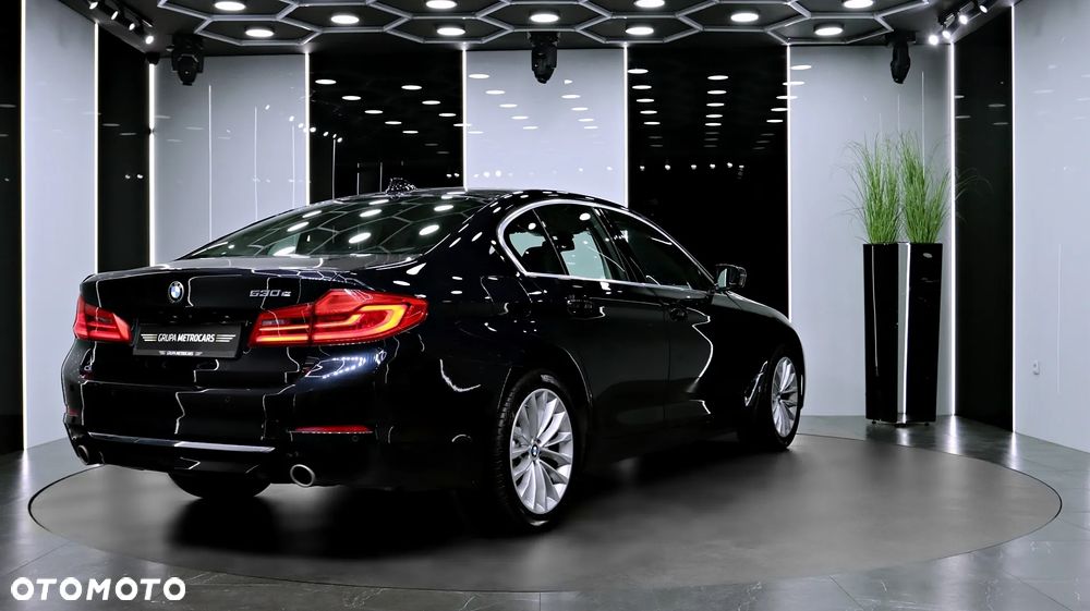 BMW Seria 5 530e xDrive Luxury Line - 8