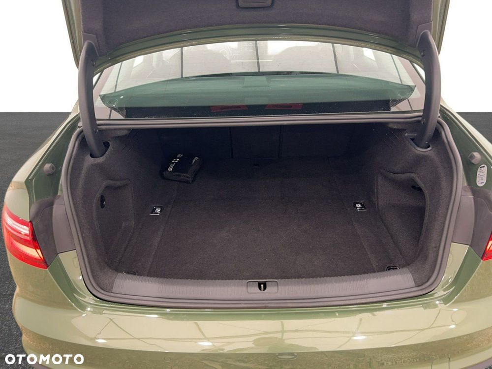 Audi A4 Limousine - 12