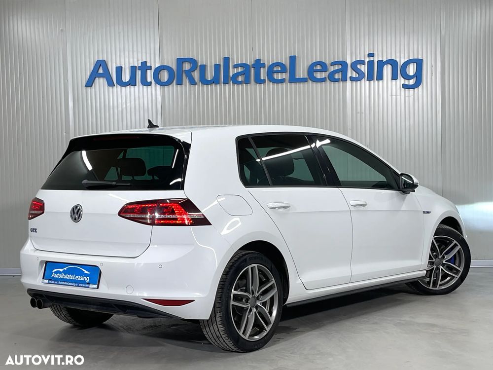 Volkswagen Golf - 4