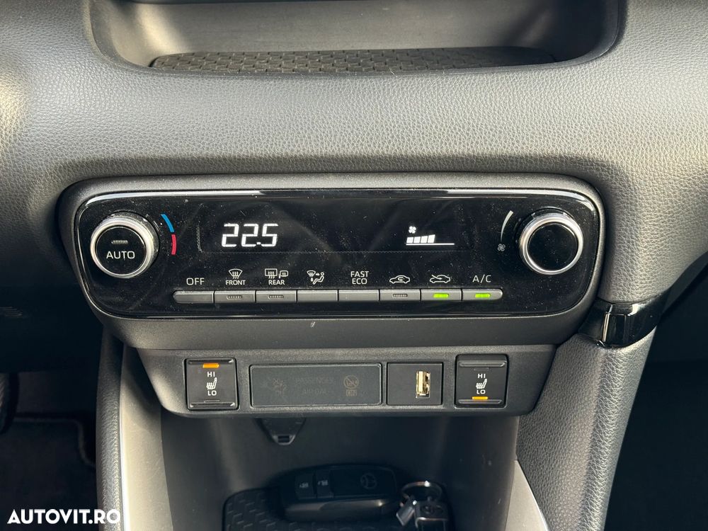 Toyota Yaris 1.5 VVT-i HSD Exclusive Style - 18