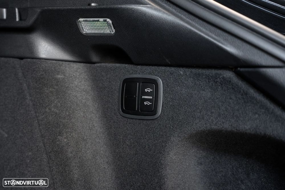 Porsche Macan Turbo PDK - 28