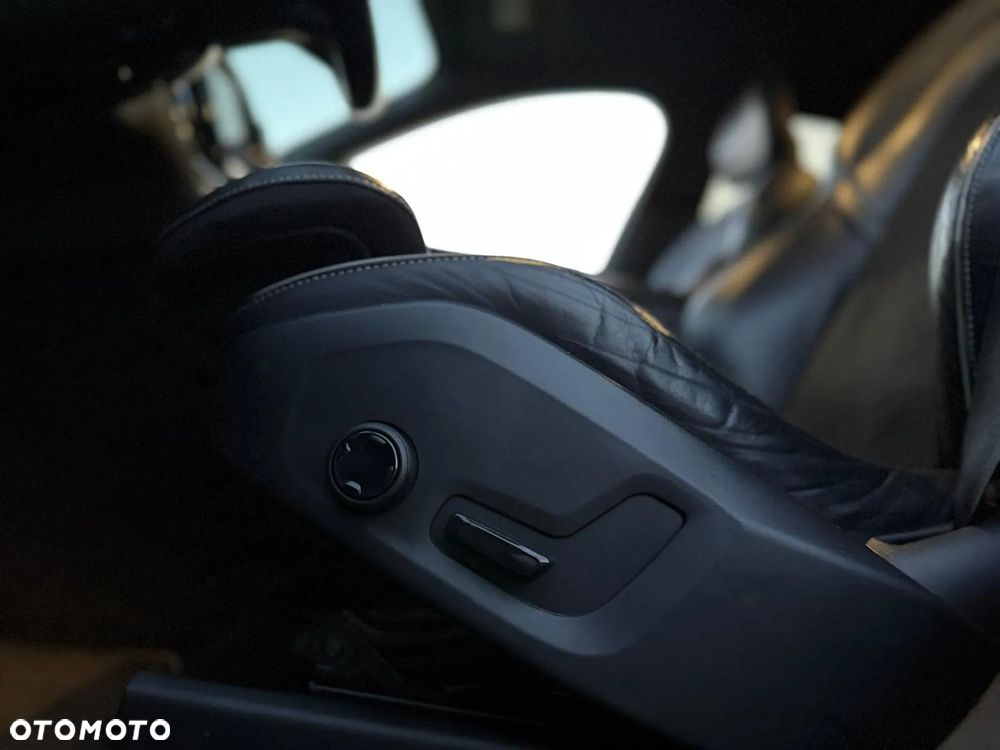 Volvo XC 60 D4 AWD R-Design - 39