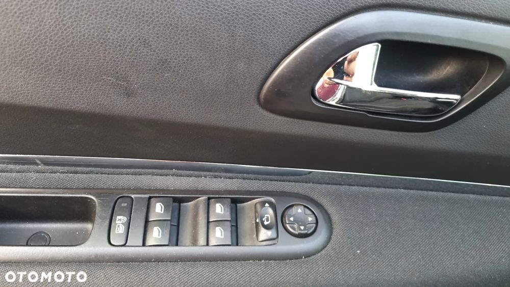 Peugeot 5008 HDI 160 Automatik Business-Line - 21