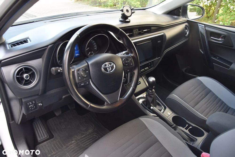 Toyota Auris 1.33 VVT-i Premium - 11
