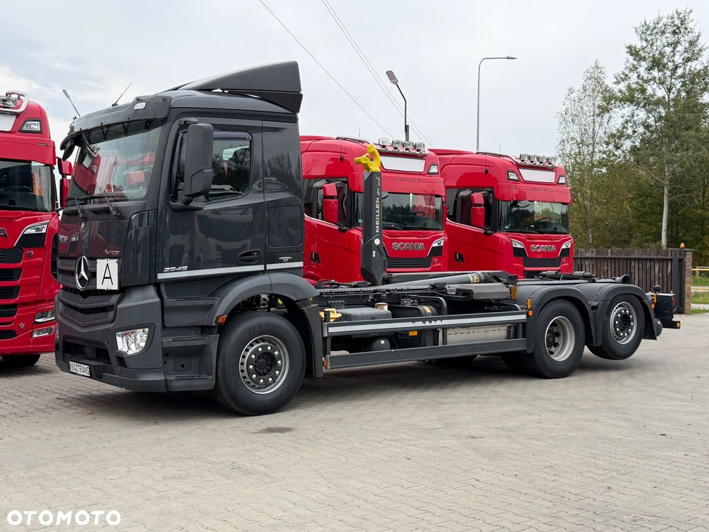 Mercedes-Benz Mercedes ANTOS 2545 Hakowiec meiller oś skrętna tylko 270Tkm przebiegu ASO Z Niemiec