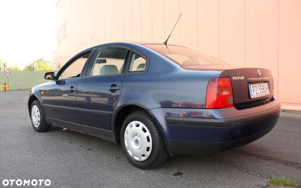 Volkswagen Passat 1.6 GL - 5