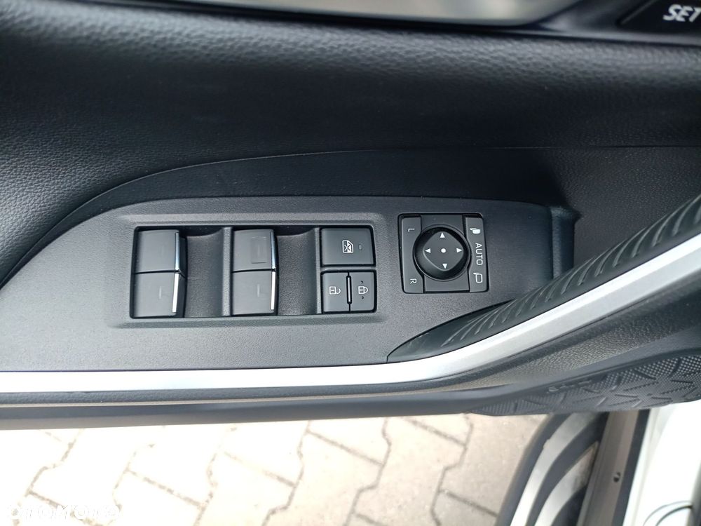 Toyota RAV4 - 11