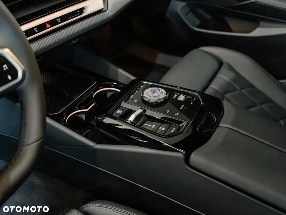 BMW Seria 5 520d xDrive mHEV M Sport - 12