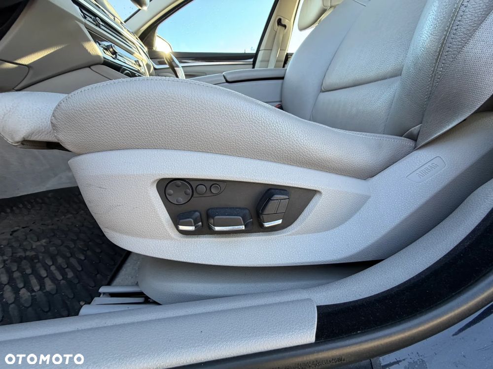 BMW Seria 5 535d xDrive - 11