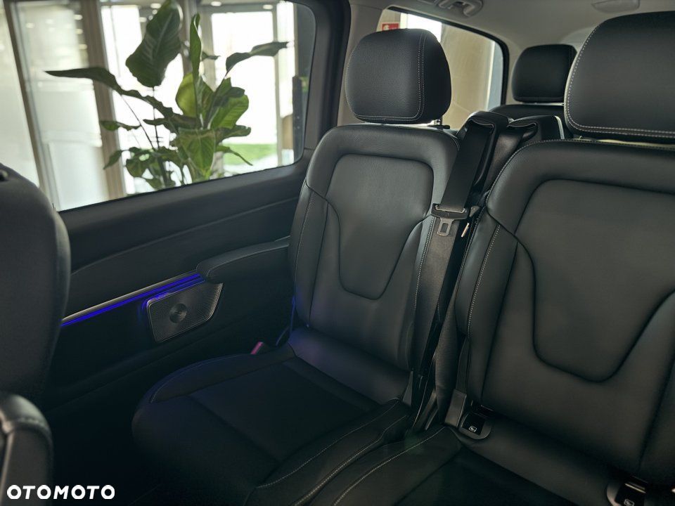 Mercedes-Benz Klasa V - 23