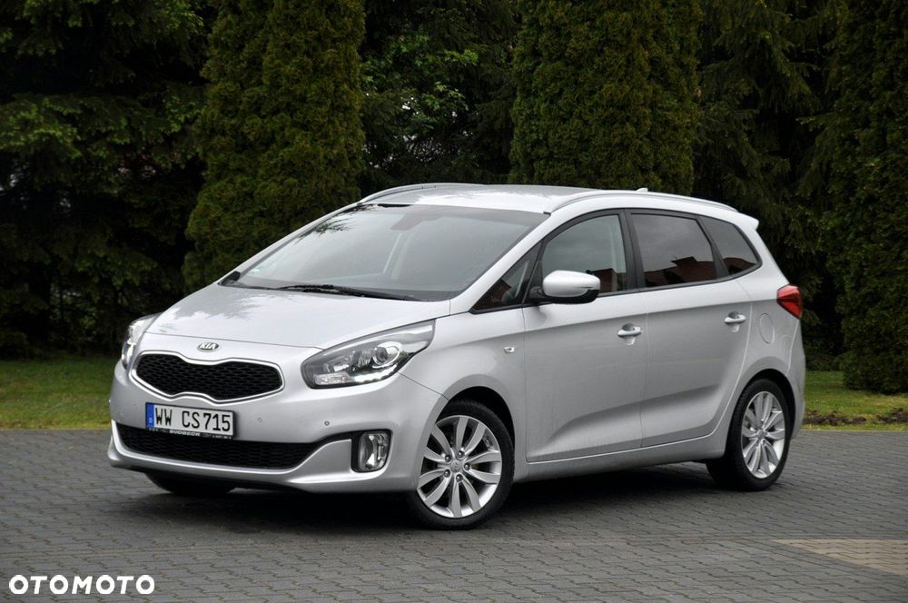 Kia Carens - 10