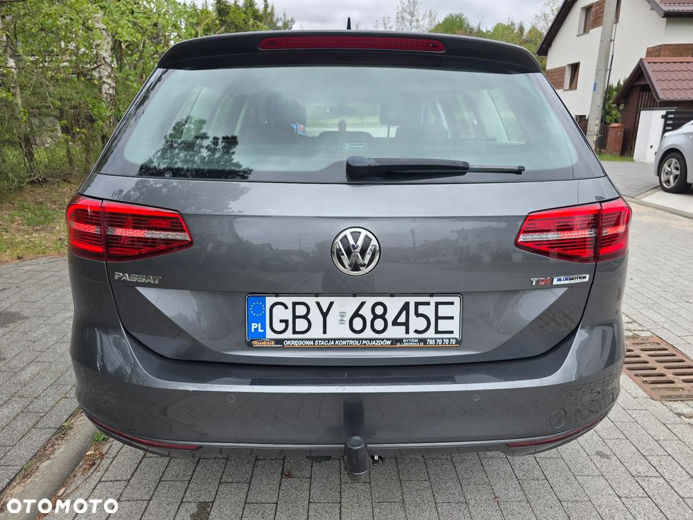 Volkswagen Passat 1.6 TDI (BlueMotion Technology) DSG Comfortline - 12