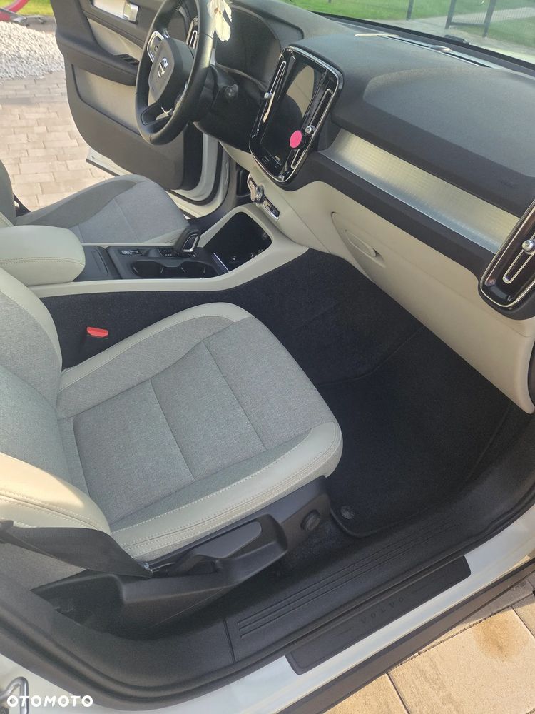 Volvo XC 40 T3 Momentum - 9