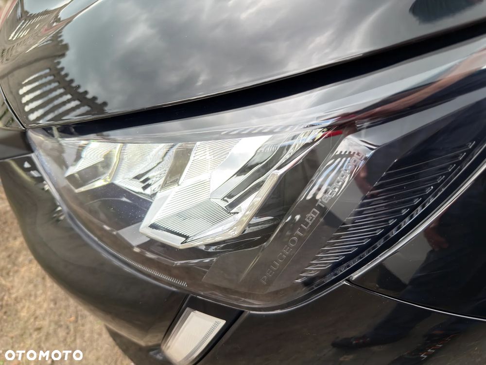 Peugeot 208 - 37