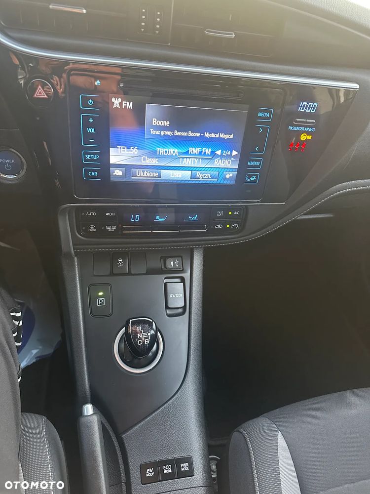 Toyota Auris Hybrid 135 Premium - 29