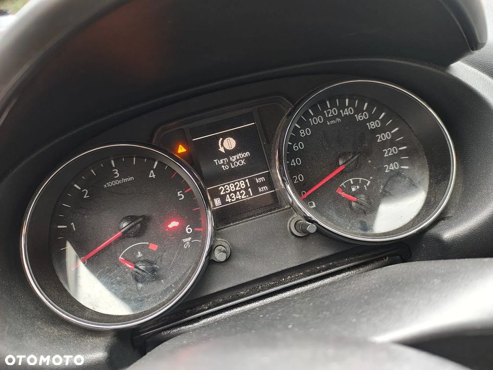 Nissan Qashqai 2.0 dCi DPF tekna - 11