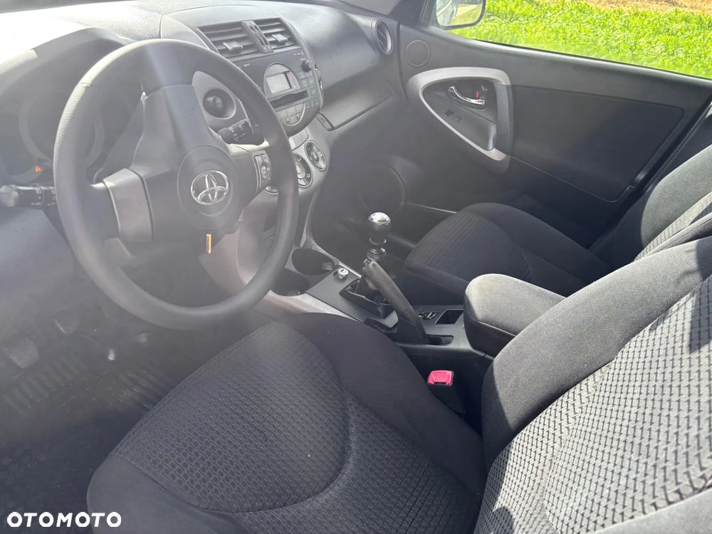 Toyota RAV4 2.2 D-4D Premium - 7