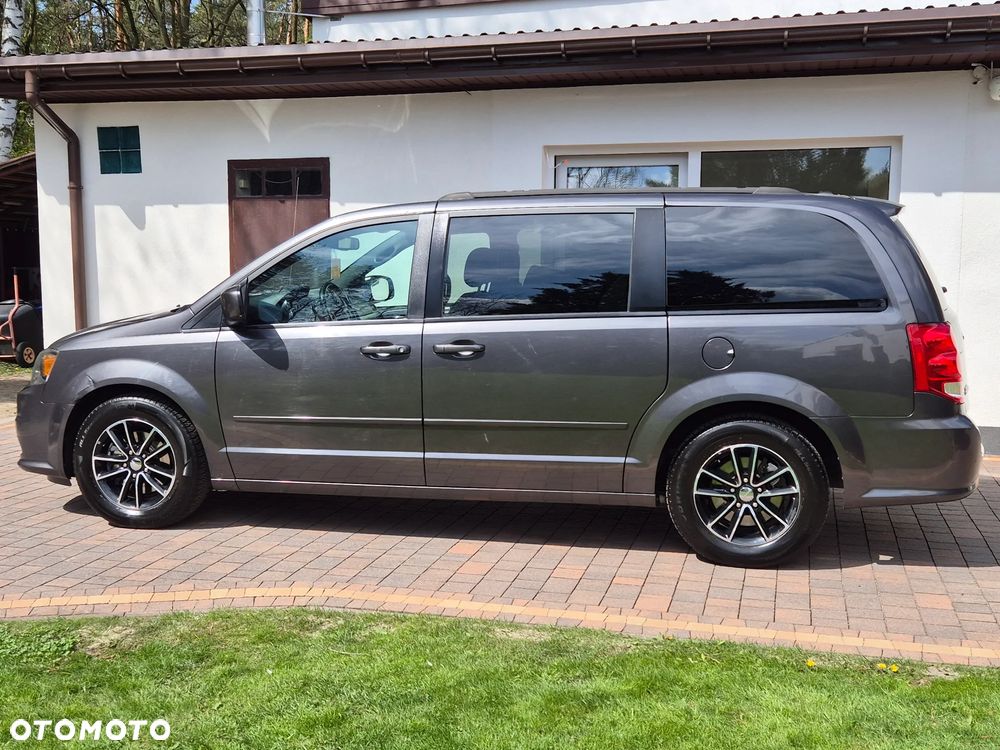 Dodge Grand Caravan - 12