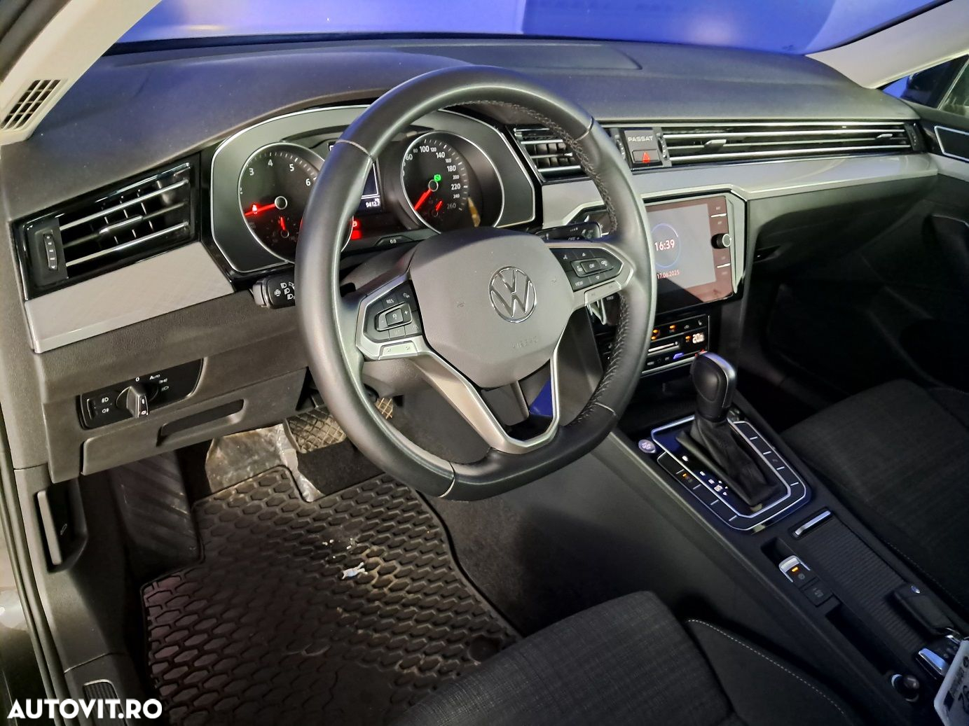 Volkswagen Passat - 10