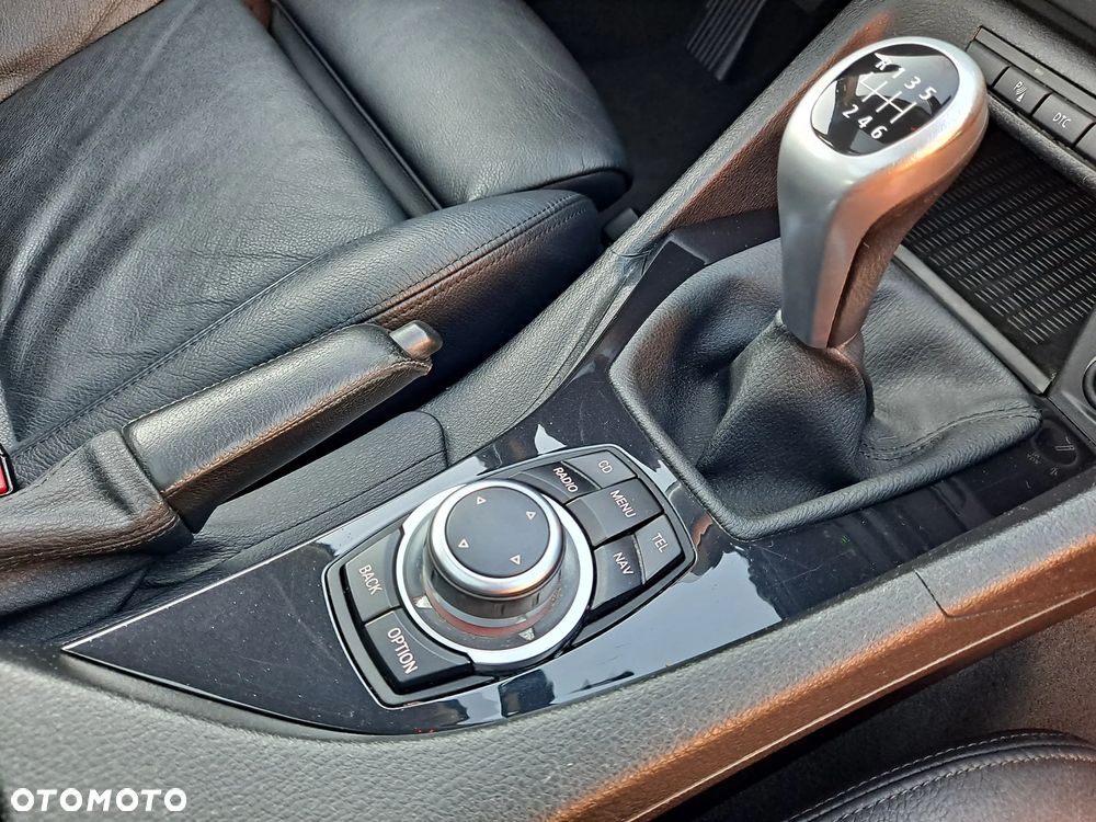 BMW X1 sDrive18i Sport Line - 33