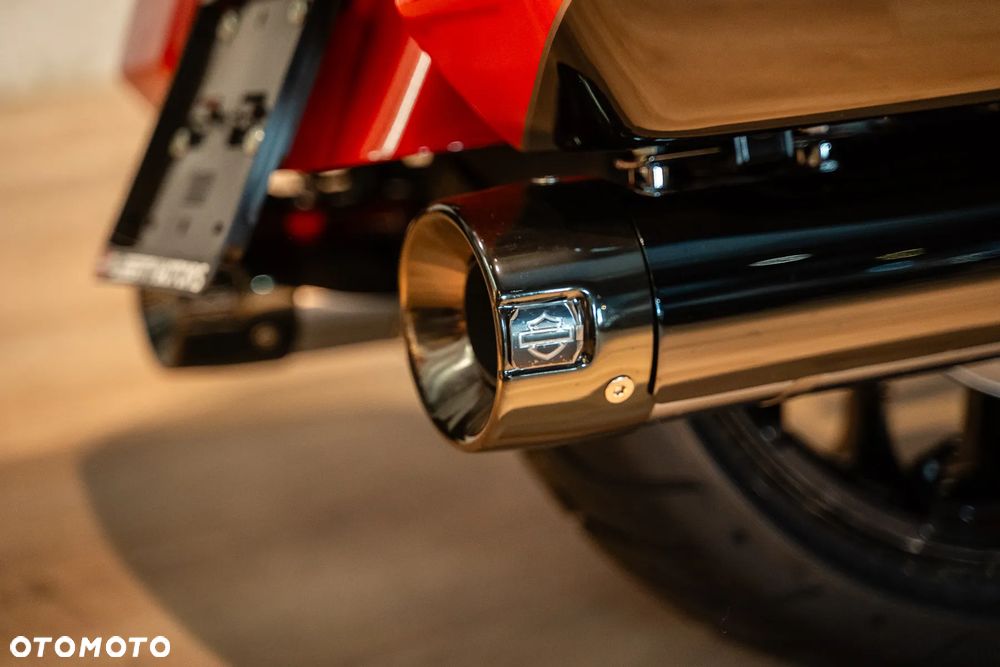 Harley-Davidson CVO Street Glide - 13