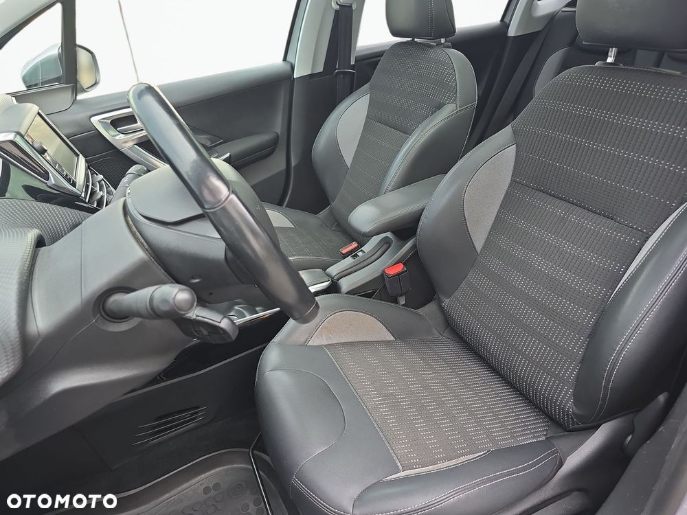 Peugeot 2008 1.2 Pure Tech Allure S&S EAT6 - 12