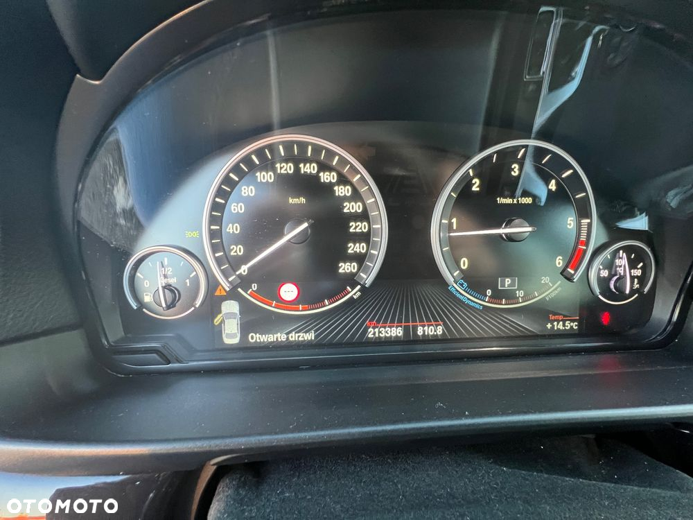 BMW Seria 5 520d xDrive - 9