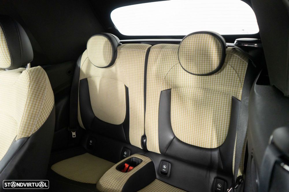 MINI Cabrio Cooper Auto - 11