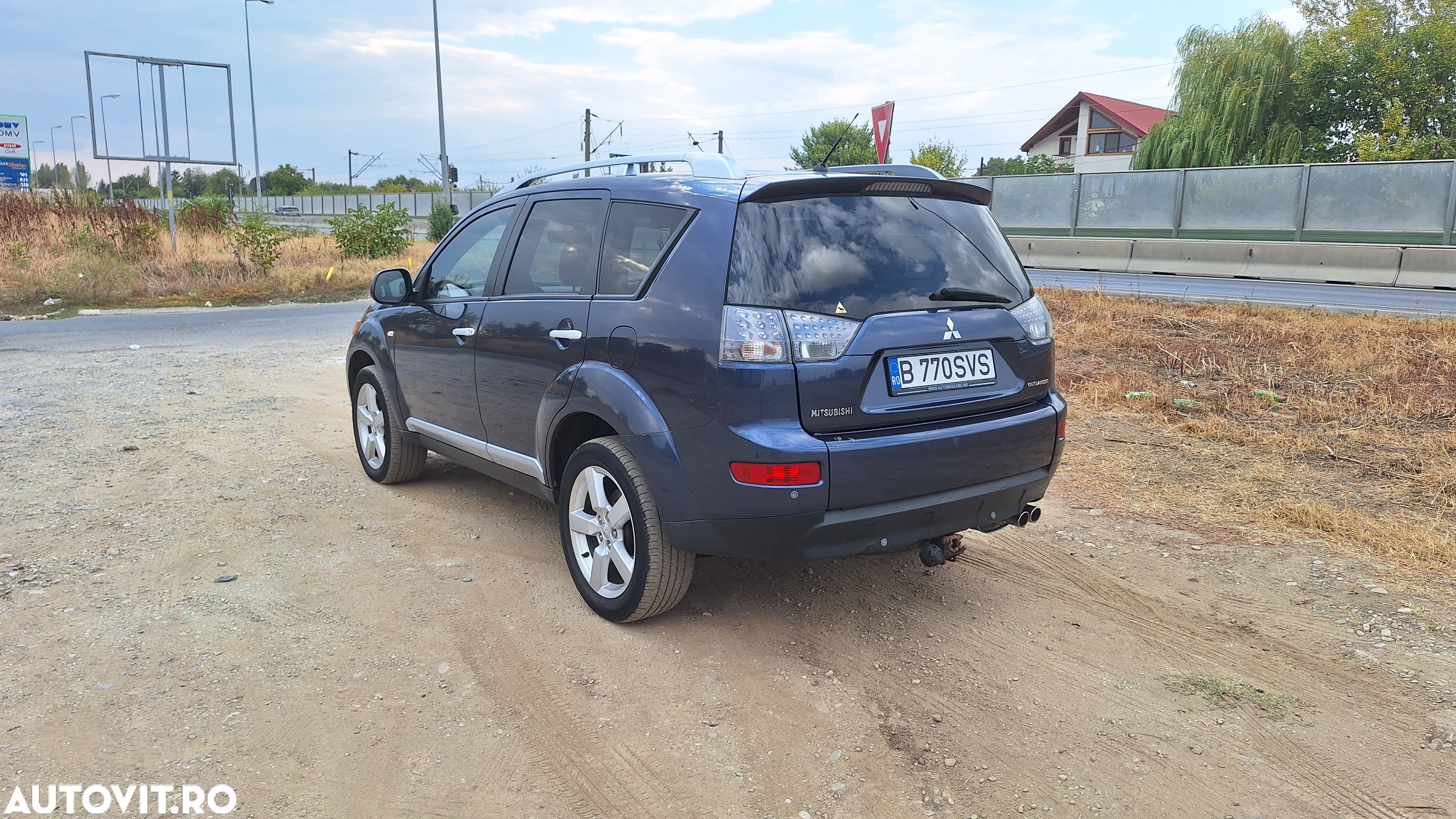Mitsubishi Outlander 2.2 DI-D 4WD Intense - 2