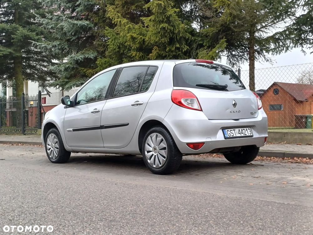 Renault Clio 1.5 dCi Alize - 9