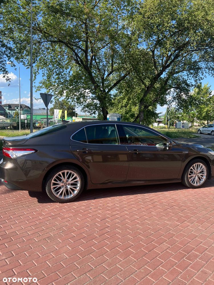 Toyota Camry 2.5 Hybrid Executive CVT - 9