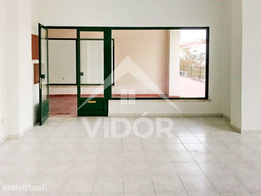 Loja no Novo Mercado Municipal da Baixa da Banheira - DI - Grande imagem: 4/5