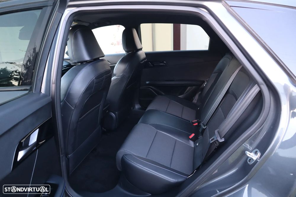 MG MG4 64 kWh Luxury - 24