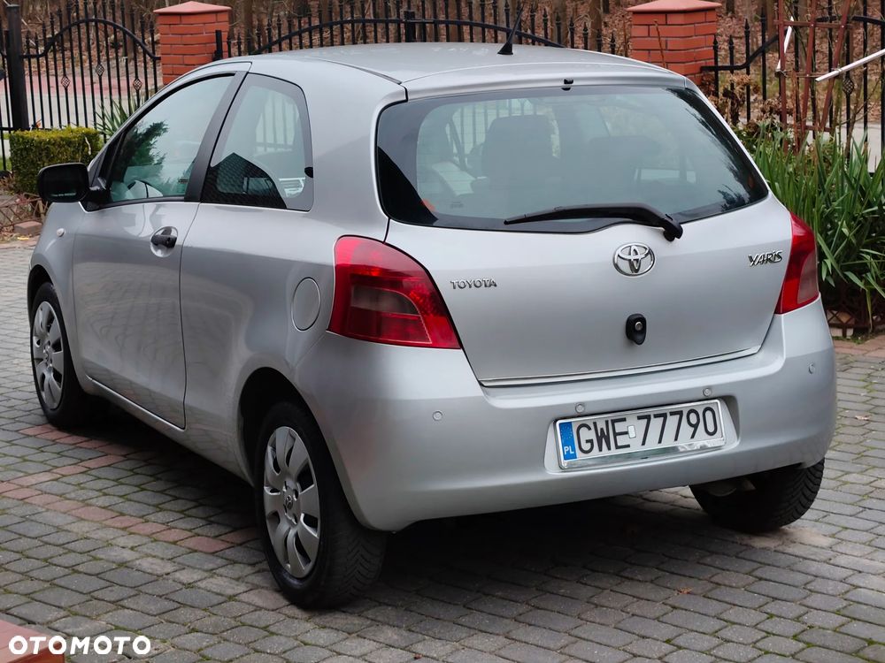 Toyota Yaris 1.3 Luna A/C - 4