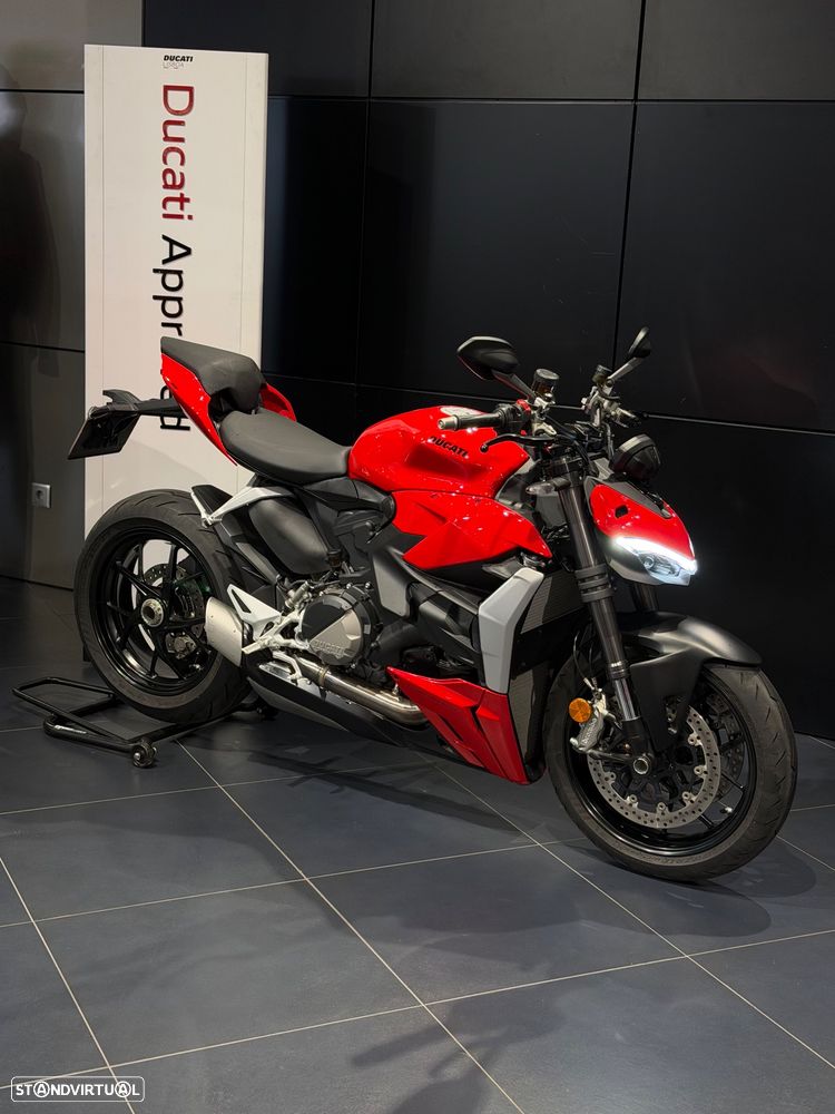 Ducati Streetfighter V2 - 2