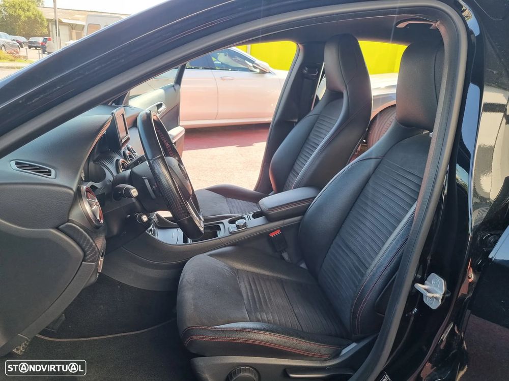 Mercedes-Benz A 180 7G-DCT AMG Line - 23