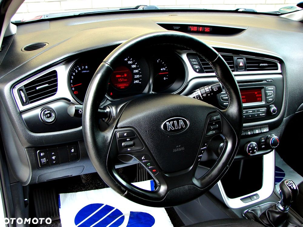 Kia Ceed 1.4 CVVT Dream Team Edition - 21