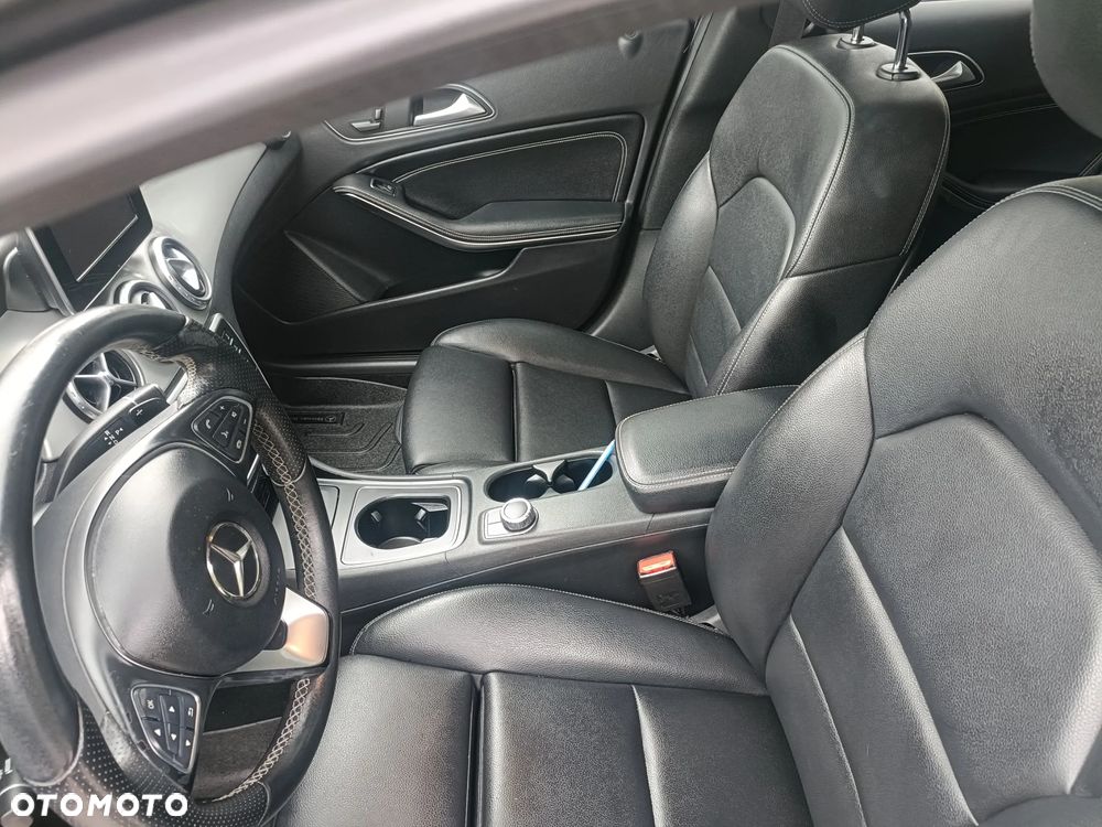 Mercedes-Benz GLA 250 4-Matic - 9