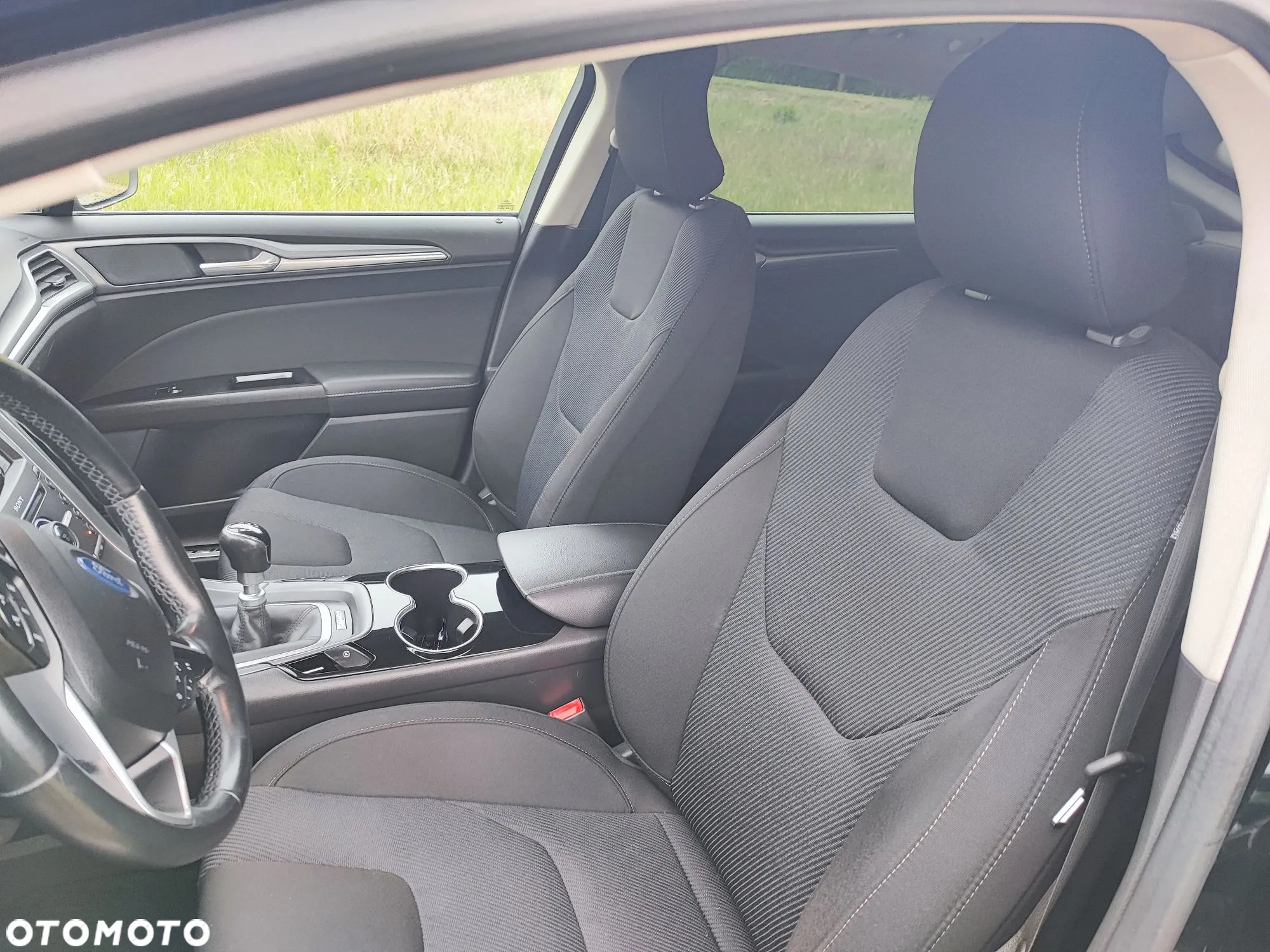 Ford Mondeo - 32