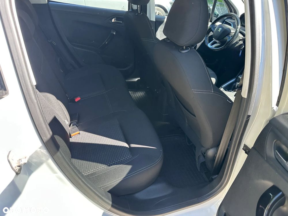 Peugeot 208 1.2 PureTech Allure S&S EAT6 - 18