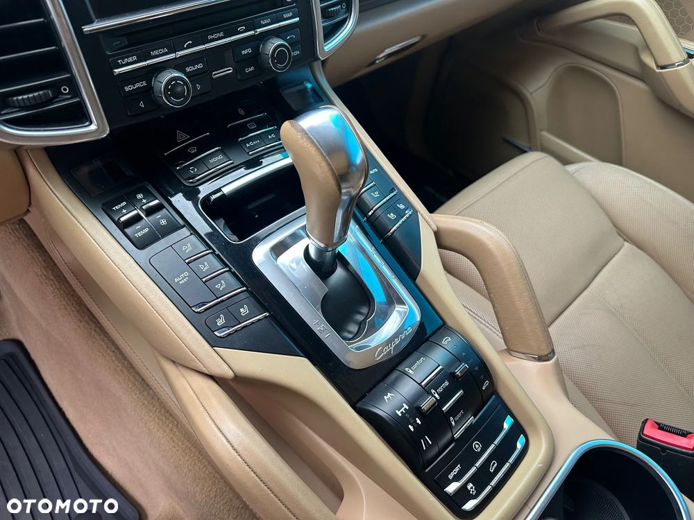 Porsche Cayenne GTS Tiptronic S - 15