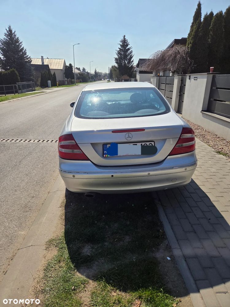 Mercedes-Benz CLK - 4