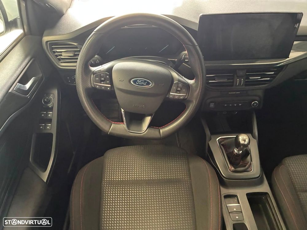 Ford Focus 1.0 EcoBoost ST-Line - 29